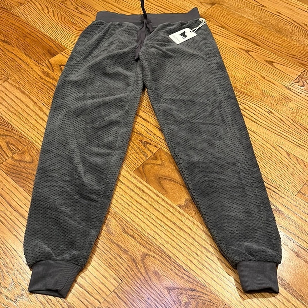 NWT P.J Salvage Woman’s Charcoal Fuzzy Joggers Size S